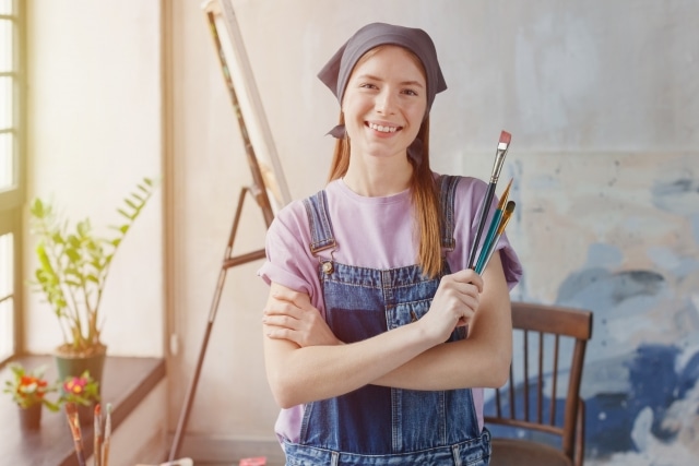 美大生の作業着の選び方は？ エプロン・つなぎなど創作活動に人気の作業服もご紹介！